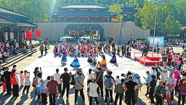 双节期间，五百五十六万人次打卡广元 这个季节来广元刚刚好