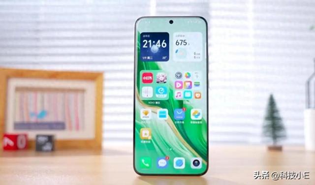 荣耀两千档真香手机，骁龙8Gen3+16GB+512GB，无线充电+长焦镜头