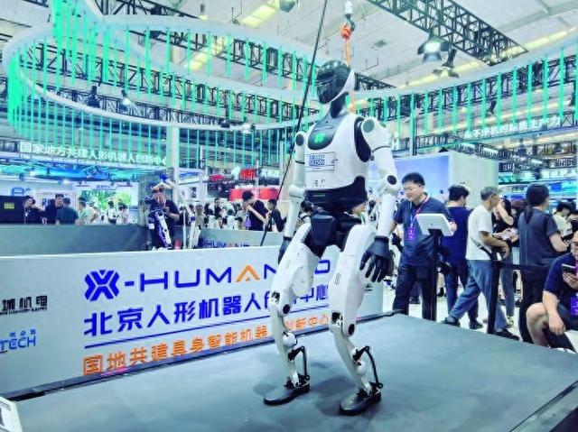 具身智能应用场景“遍地开花” 业内预计2026年或为量产元年