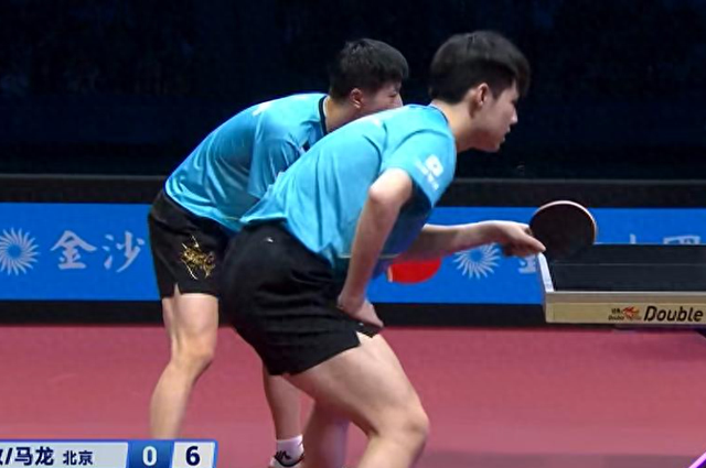 北京男团3-1夺冠！谁注意王楚钦赢球表情，许昕主动拥抱马龙泪目