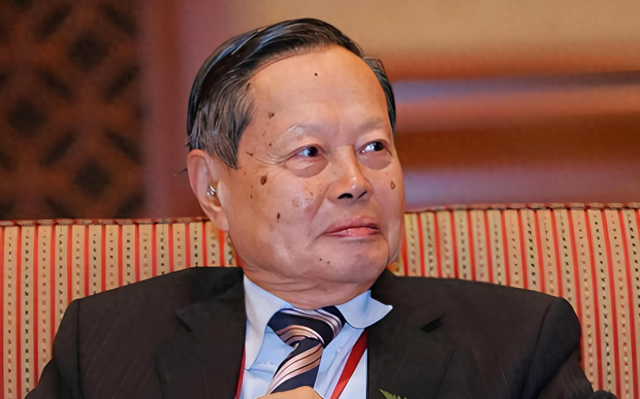 翁帆没想到，原来这才是杨振宁留下的“遗产”！短短八字价值千金
