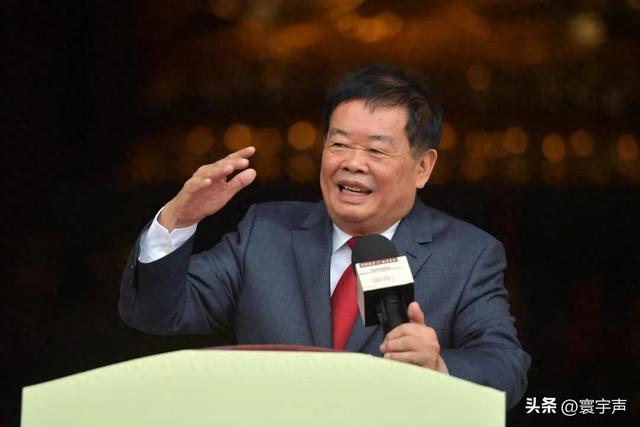 曹德旺79岁退休交棒曹晖，创一代集体步入交接期，二代接班难在哪