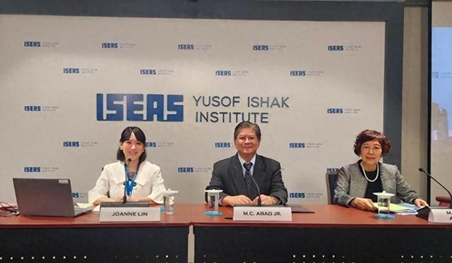 美国航母也没用！马科斯认怂，连夜向华交底	，要签南海“生死状”