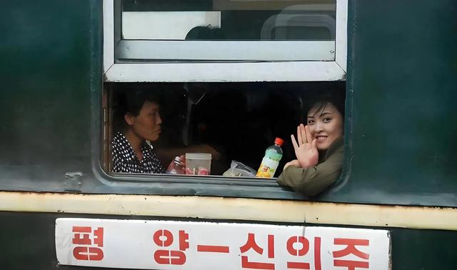 朝鲜人买猪肉需要票，而且大家更钟爱吃肥肉，排骨却无人问津