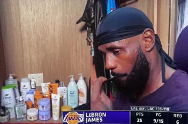 詹姆斯接受采访时衣柜里的多芬沐浴露抢镜，市场价16.9元_瓶