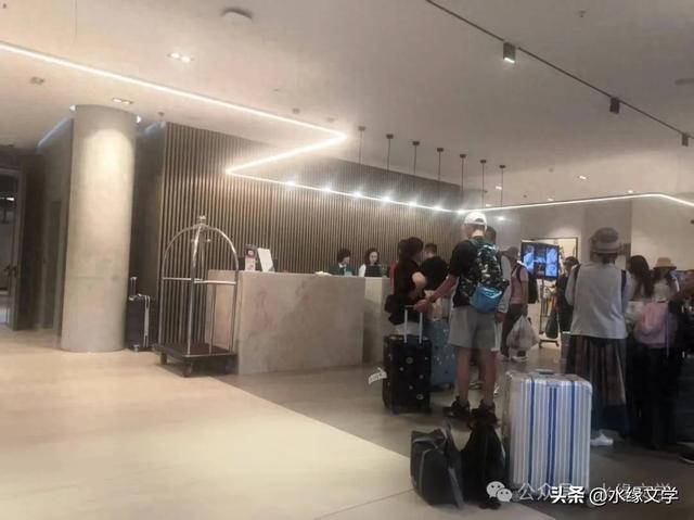 【水缘文学•散文随笔】让旅行箱再飞一会​||贾克昌(江苏)
