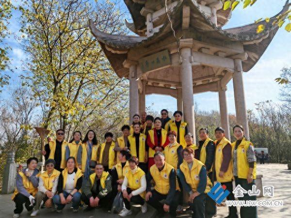 文旅志愿服务走进丹阳水晶山 让市民游玩健身更舒心