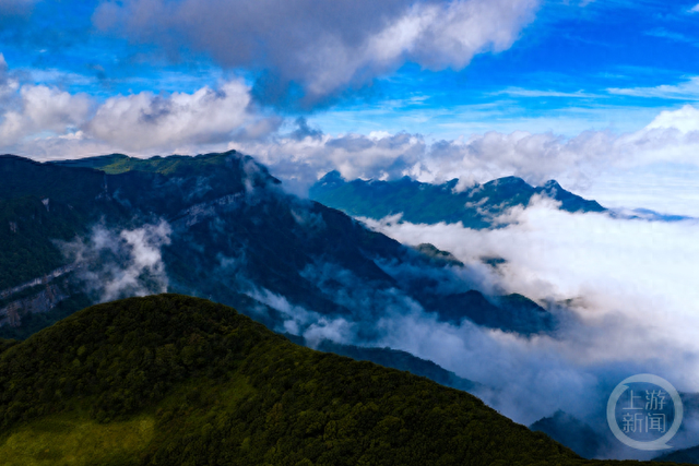 云涌金佛山 雄奇美如画