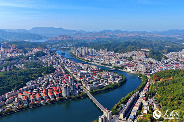 江西上犹：山水相映 小城如画