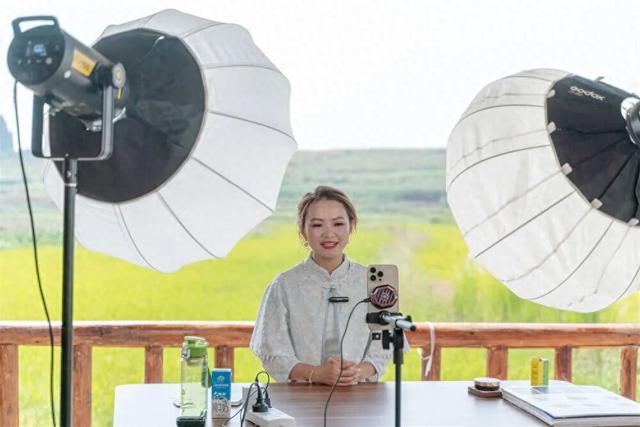 曲靖网站建设公司（给乡村振兴插上科技翅膀曲靖移动网络质量勇夺全国桂冠）