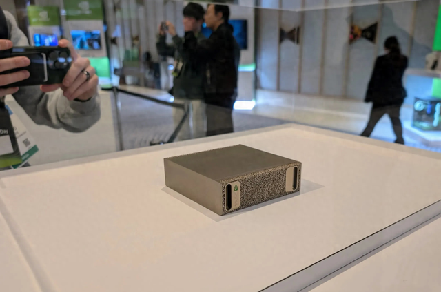 智元与领益智造成立合资公司；英伟达个人AI超级计算机明天开售，3999美元...｜智能晚报