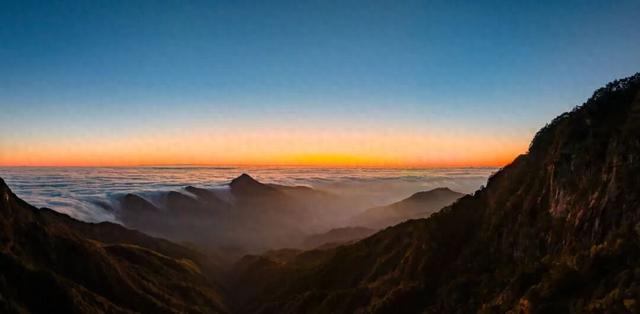11月5日实拍！一起来看明月山超震撼云海日出奇观！