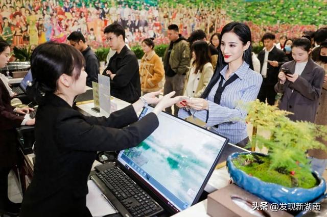 万家丽国际大酒店把“森林”搬进客房 多元业态唤醒城市旅居新想象