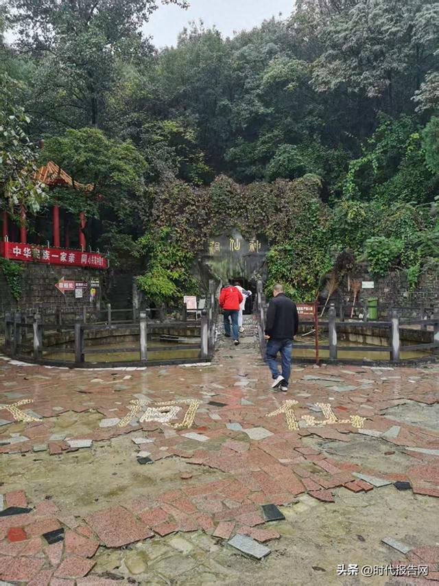 新密乡村游火了山窝窝