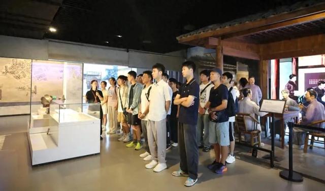 只此翠屏丨从抗战纪念到青春课堂:红色基因在翠屏代代相传