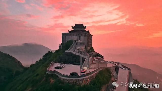 无需爬山，就能登顶“温州小布达拉宫”赏绝美日出和云海！