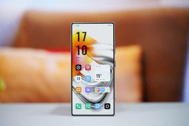 努比亚Z80 Ultra浮出水面：1.5K无孔屏再升级，远摄续航双突破