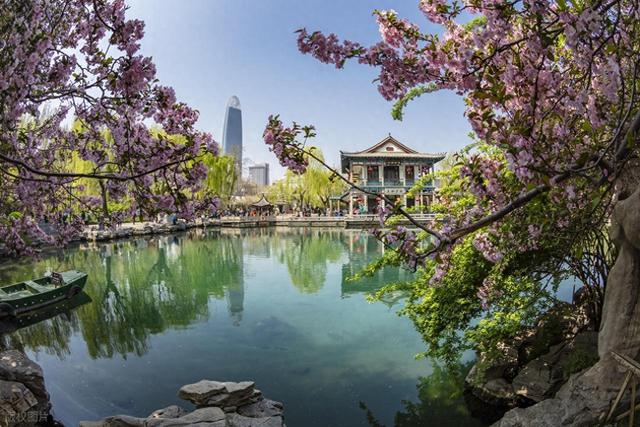 大量印尼游客涌入济南	，打着旅游幌子不去旅游不吃美食，为啥来？