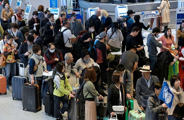 大量日本游客涌入北京，打着旅游幌子不去旅游不吃美食，为啥来？