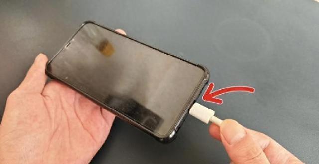 手机中的断流是什么意思（手机用久了插口松动）