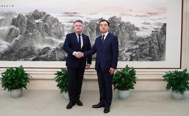 结束访华才5天，乌克兰公开翻脸：要制裁中国公民，逼中方选边站