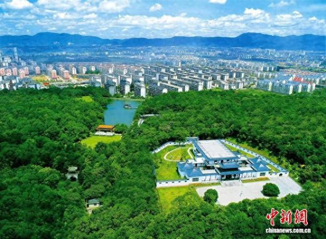 赣江观澜：这座“硬核钢城”如何演绎“爱情神话”？