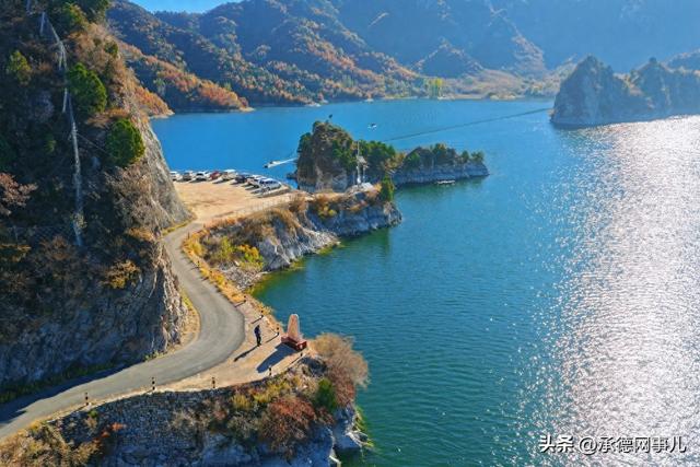 初冬蟠龙湖：水天一色染斑斓 河北宽城藏诗意