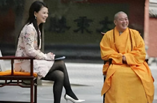 李湘做梦也想不到，释永信刚塌房，自己就因一张“黑丝照”被牵连