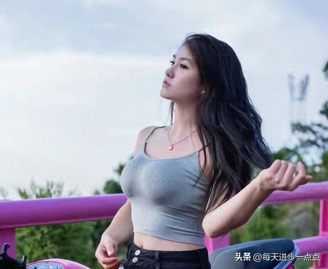 贵州女骑手郑瑶去世，年仅21岁，友人曝原因，再有一年护士转正