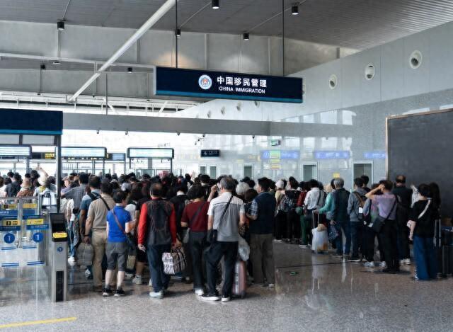 国庆中秋出境游，这些官方号可查攻略