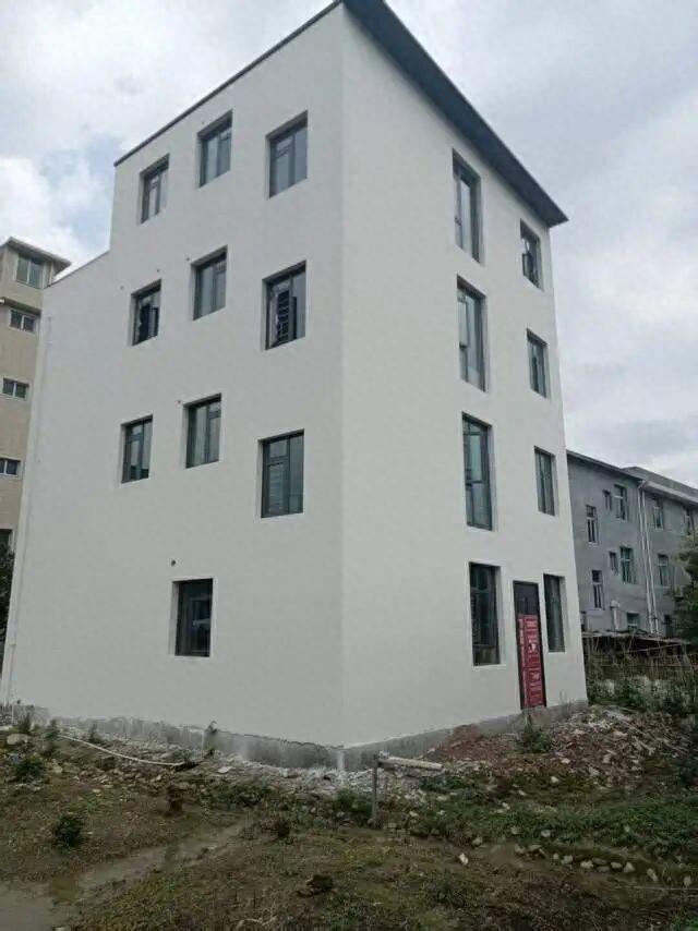 男子实名“曝光”镇干部建别墅，被带走拘留19天！ 律师：或存在处罚不当的问题！