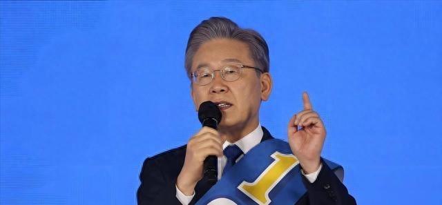 日本要废掉中国出兵权利，美国突然变脸，高市退路被彻底堵死