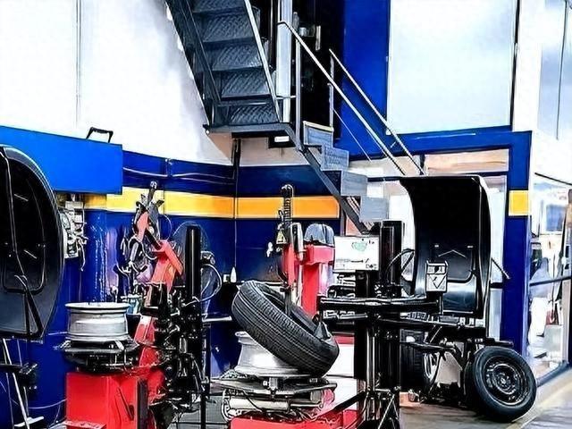 发现一个奇怪现象：新能源没“干掉”油车！却“干掉”了汽修厂？
