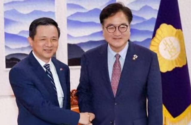 九三阅兵前夕，首位公开拒绝出席的总统浮出水面，我国做出特殊安排，这一举动究竟意欲何为？