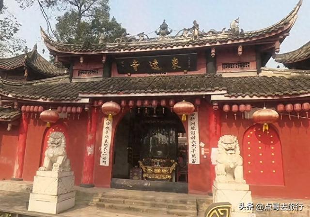 成都被严重低估的寺庙，大殿华丽庄重，让人吃惊不小，公交可直达