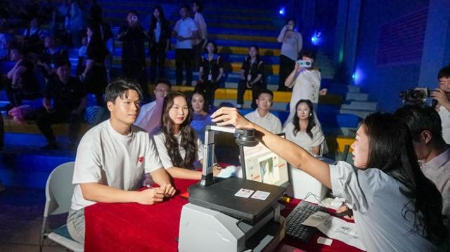 全国首个！可以在海洋世界领结婚证了
