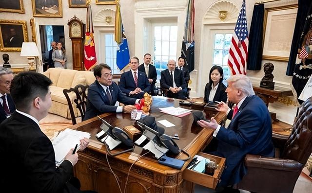 特朗普深夜改关税！8月7日生效，多国命运大反转，赢家只有这几个