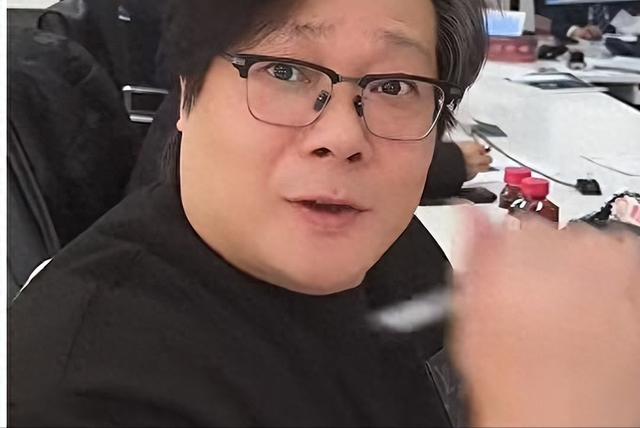 45岁富哥“北京肖哥”去世	，前一天还晒老婆，死因曝光仇人都惋惜