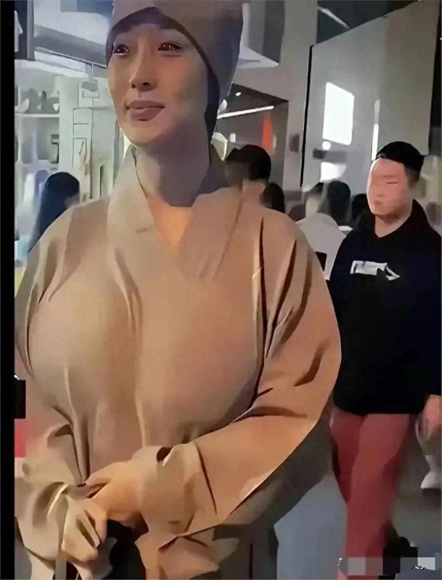 这尼姑身材看着就不一般，换件衣服让人眼前一亮。