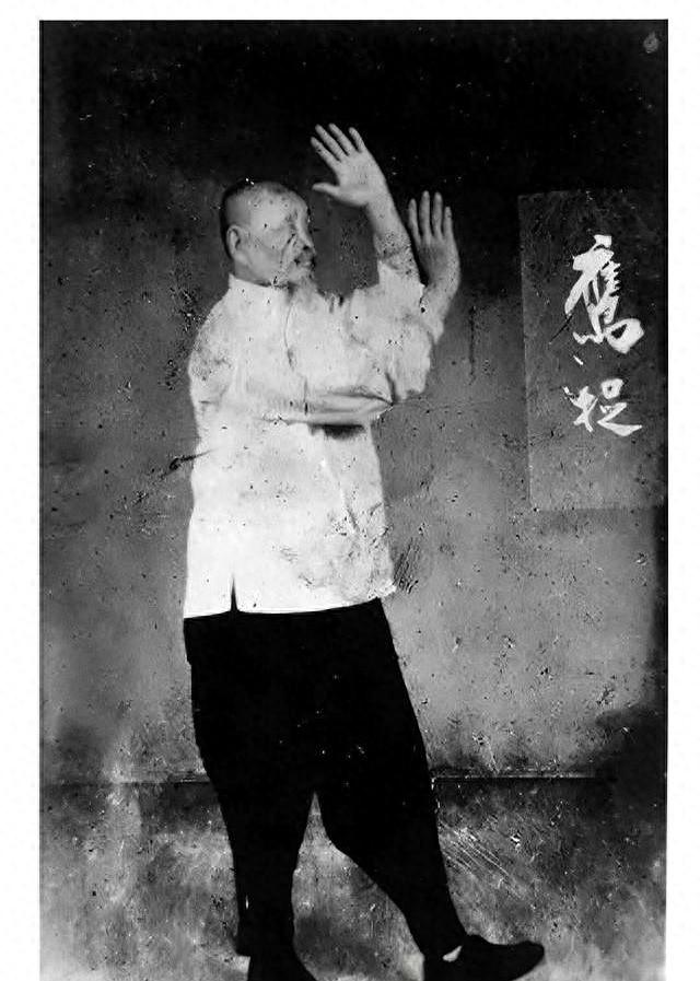 前脚一踩浑身炸劲！心意拳秘传丹田发力诀窍，练出穿透力