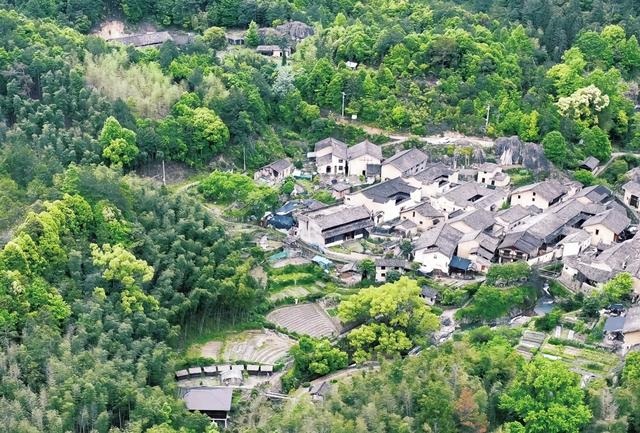 浙江这座千年古村该火了，云烟缭绕宛如仙境，却少有人知