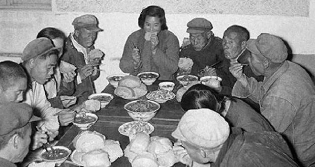 他37岁担任甘肃省委书记，40岁被开除党籍，44岁被撤销一切职务