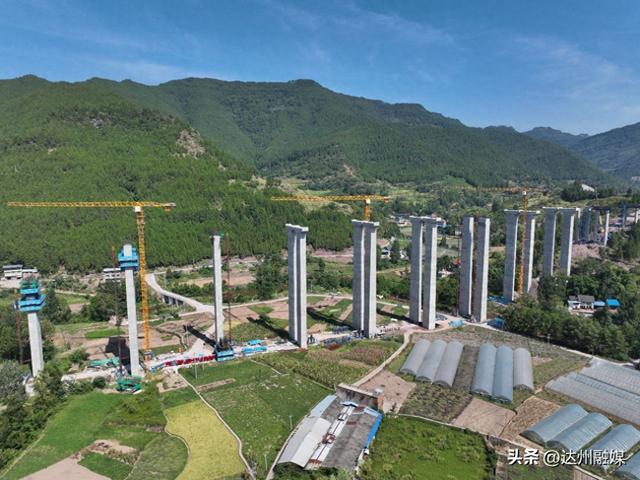 首片T梁成功浇筑！达州绕西高速最新进展来了→