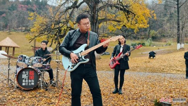 千年银杏映江峡 一曲歌谣醉山村 徽县本土乐队唱活家乡美