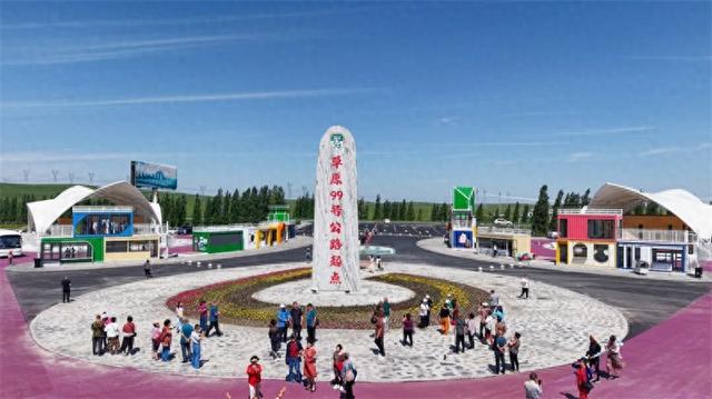 公路红了经济火了 西乌旗草原99号公路的网红经济点亮草原发展路
