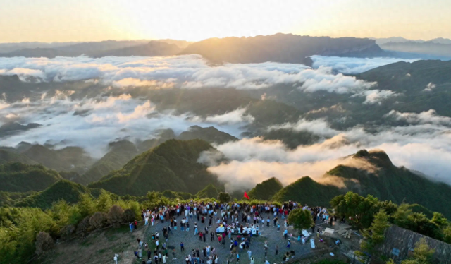 坐高铁游广元 | 今年夏天，为什么一定要宿进曾家山？