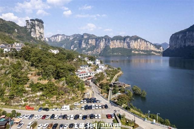 跟着《乌蒙深处》游乌蒙