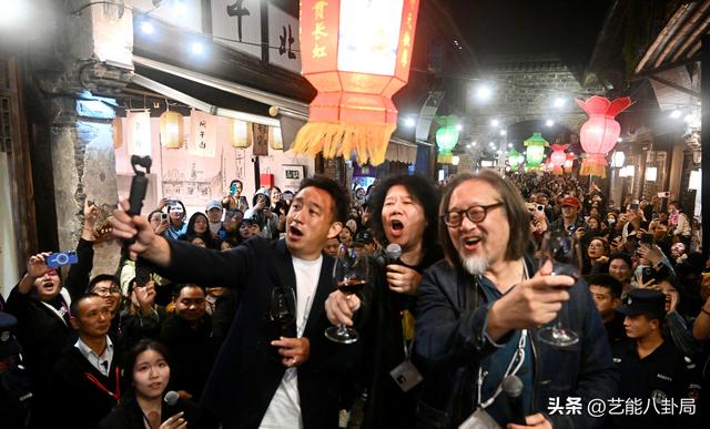 乌镇明星饭局来了！新人向上社交，吃的不是饭，而是人脉的敲门砖