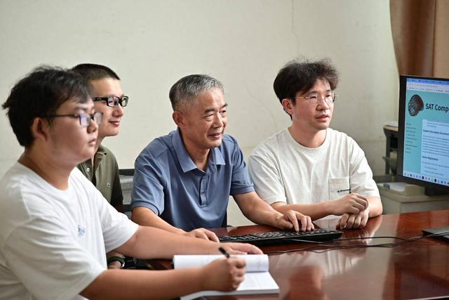 湖北工业大学一团队在国际SAT算法竞赛斩获冠军