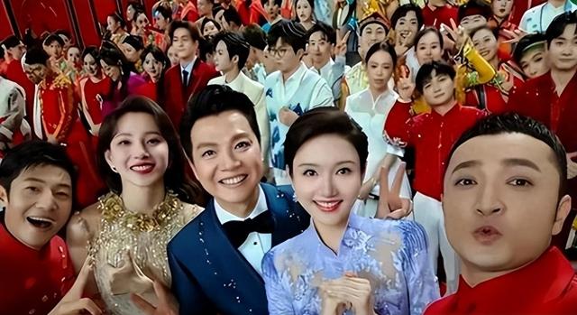 不到1天，央视2次发文宣布春晚新举措，网友：这次终于要听劝了